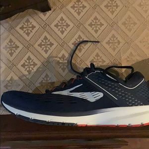 Size 11 Brooks Ravenna 9 Running Shoes